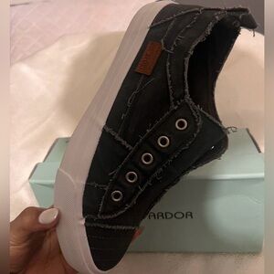 Dark grey Jenn Ardor slip on shoes